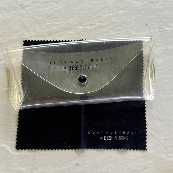 QUAY Australia x Desi Perkins Clear Snap Glasses Case & Wipe ONLY - Picture 1 of 5
